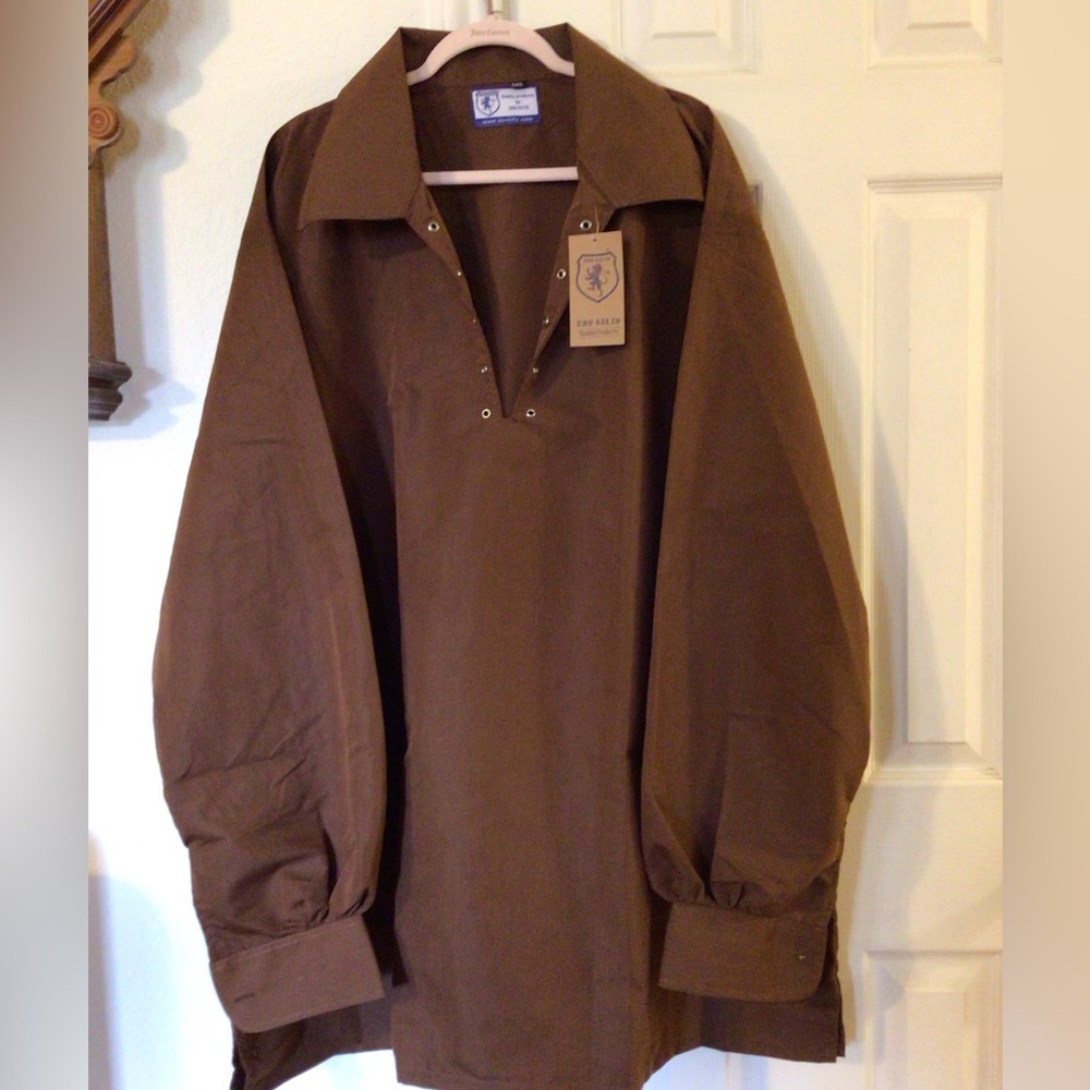 Men’s long sleeved brown Jacobite Ghillie shirt for kilts. Size 5xl